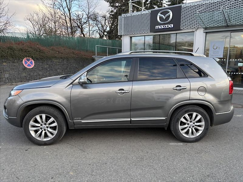 Kia Sorento 2,2 CRDi AT 4x4 Premium PANORA - fotka 2 z 38