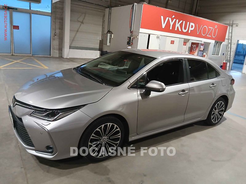 Toyota Corolla (2021) 1.6i, ČR, servis.kniha, LED - fotka 3 z 3