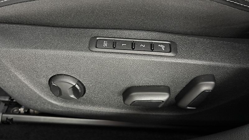 Škoda Octavia 2.0 TDI DSG RS - fotka 22 z 33