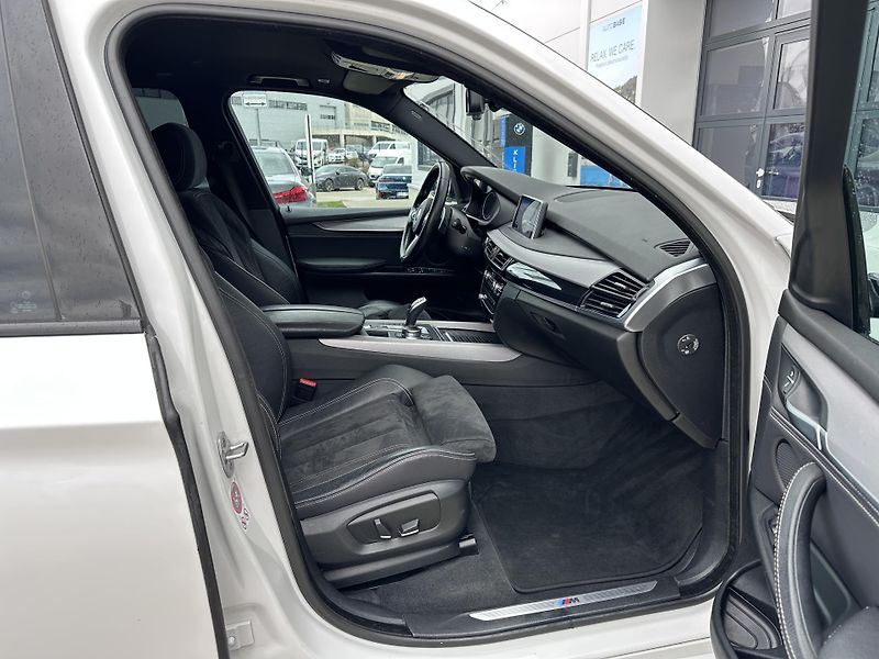 BMW X5 xDrive30d M-Sport - fotka 9 z 23