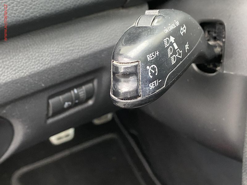 Škoda Roomster (2014) 1.2 TSi, Scout, +kola, panor - fotka 13 z 18