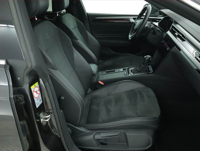 Volkswagen Arteon (2023) 2.0 TDI - fotka 9 z 18
