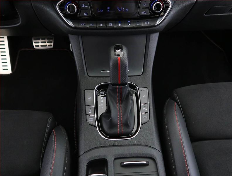 Hyundai i30 (2022) N Line Premium 1.5 T-GDI MHEV - fotka 13 z 26