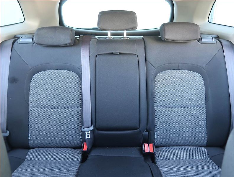 Kia Ceed (2016) 1.0 T-GDI, Serv.kniha - fotka 10 z 17
