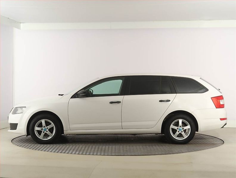 Škoda Octavia (2013) 1.6 TDI, Serv.kniha - fotka 3 z 16