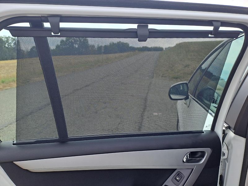 Citroën Grand C4 Picasso (2011) 1.6 HDi 7 MÍST - fotka 28 z 31