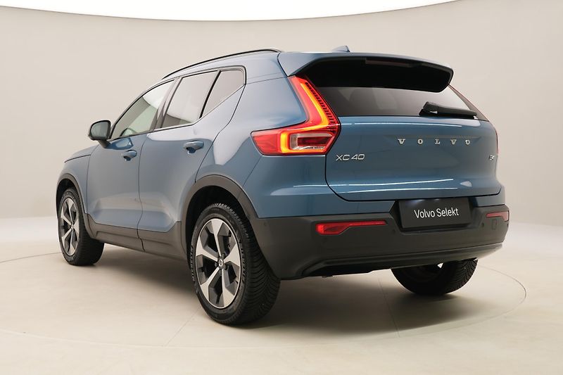 Volvo XC40 B4 DARK PLUS AUT  - fotka 11 z 56