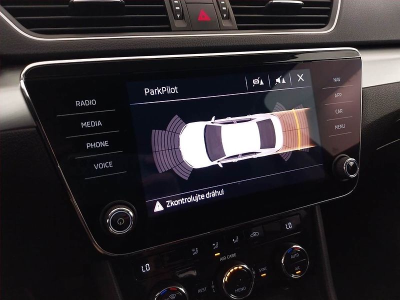 Škoda Superb (2018) Ambition 2.0 TDI, Automat - fotka 18 z 18