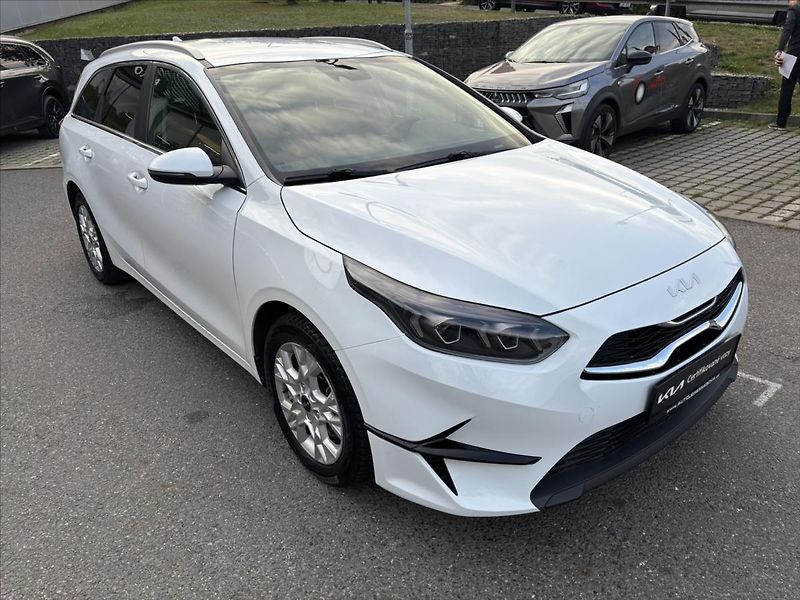 Kia Ceed 1,5 TGDi 118kW TOP ZÁRUKA NAVI - fotka 7 z 39