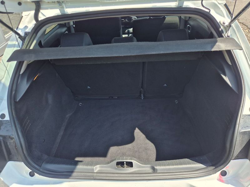 Citroën C4 Cactus 1.2 81kW Shine - AUTOMAT - fotka 25 z 26