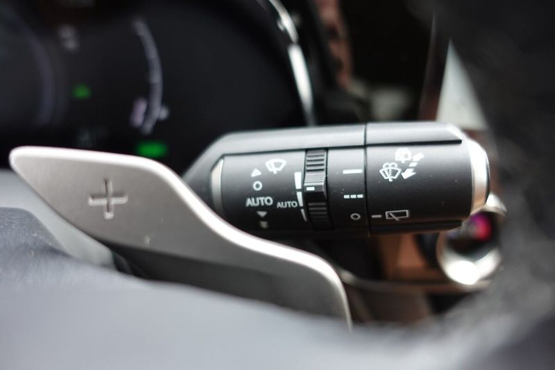 Lexus NX 350h NX350h Executive Top 4x4 - fotka 30 z 34