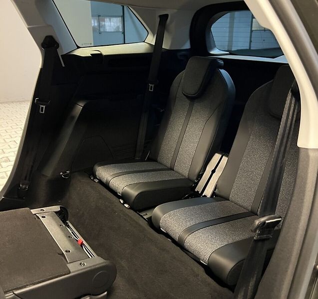 Peugeot 5008 1.5 AT ALLURE BlueHDi 130 S&S - fotka 15 z 19