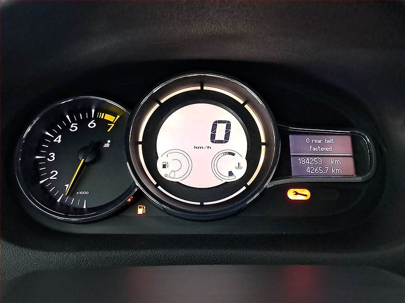 Renault Mégane (2014) Confort 1.6 16V, ČR,1.maj - fotka 11 z 16