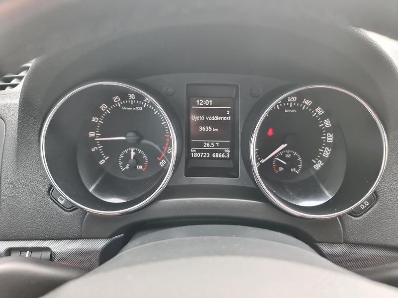 Škoda Yeti (2015) 2.0 TDi 103-KW 4x4 ADV OLOMOUC - fotka 44 z 76