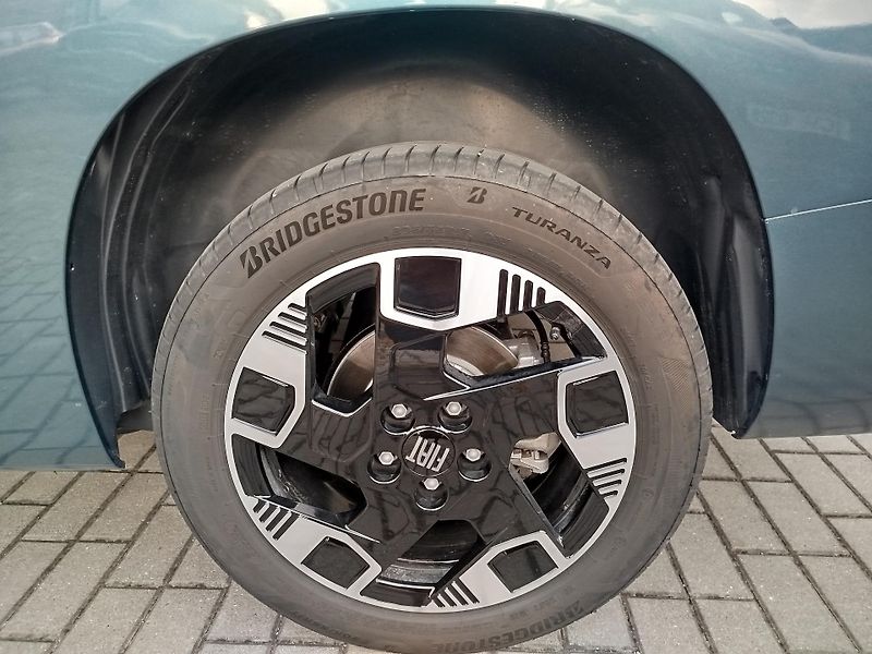 Fiat Qubo L (2026) 1,5 HDI Maxi 130k AT8 7 míst - fotka 9 z 10