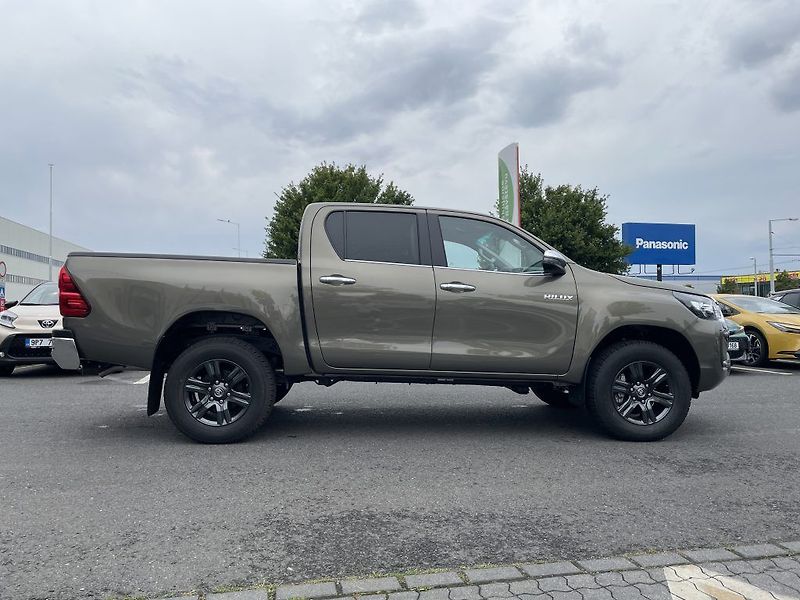 Toyota Hilux 2.8D 6AT Active - fotka 2 z 29
