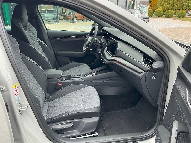 Škoda Octavia (2026) Combi 2.0 TDI DSG Sportline - fotka 19 z 38