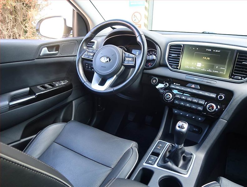 Kia Sportage (2019) 1.6 T-GDI - fotka 7 z 24