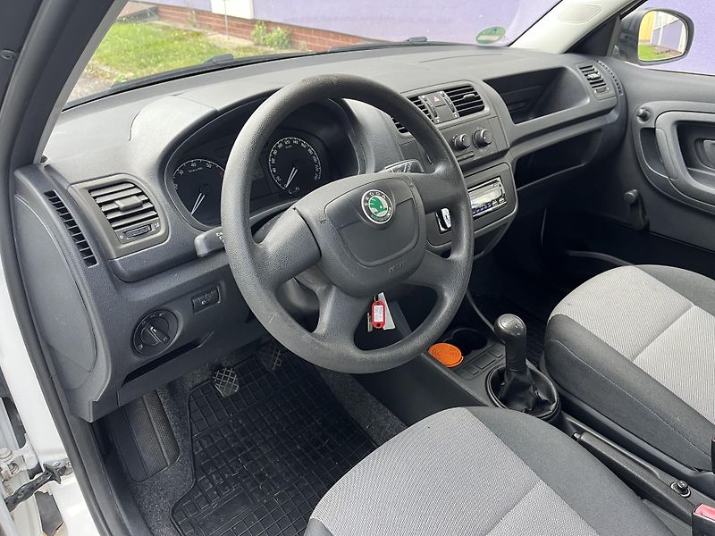 Škoda Fabia 1,2 HTP Combi Classic - fotka 12 z 26