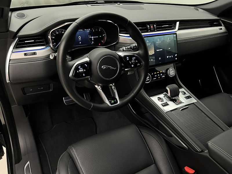 Jaguar F-Pace D200 R-DYNAMIC SE AWD AUT  - fotka 4 z 49