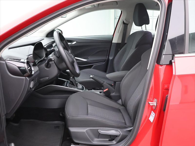 Škoda Fabia 1,5 TSI 110kW DSG Style 1.Maj - fotka 10 z 32