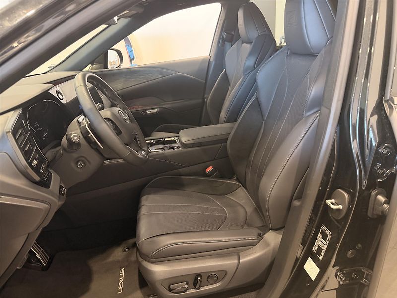 Lexus RX 2,4 F Sport  500h - fotka 8 z 11