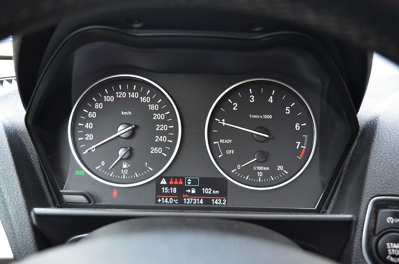 BMW Řada 1 (2016) 116i 80kW Facelift /AUT. KLIMA - fotka 22 z 33