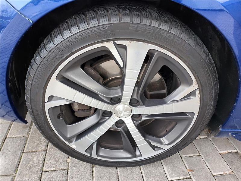 Peugeot 308 2,0 HDI,GT,130KW,ČR,SERVIS,NAV - fotka 26 z 50