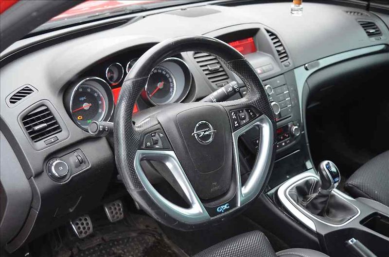 Opel Insignia (2011) ST 2,8 OPC 4X4 - fotka 17 z 25
