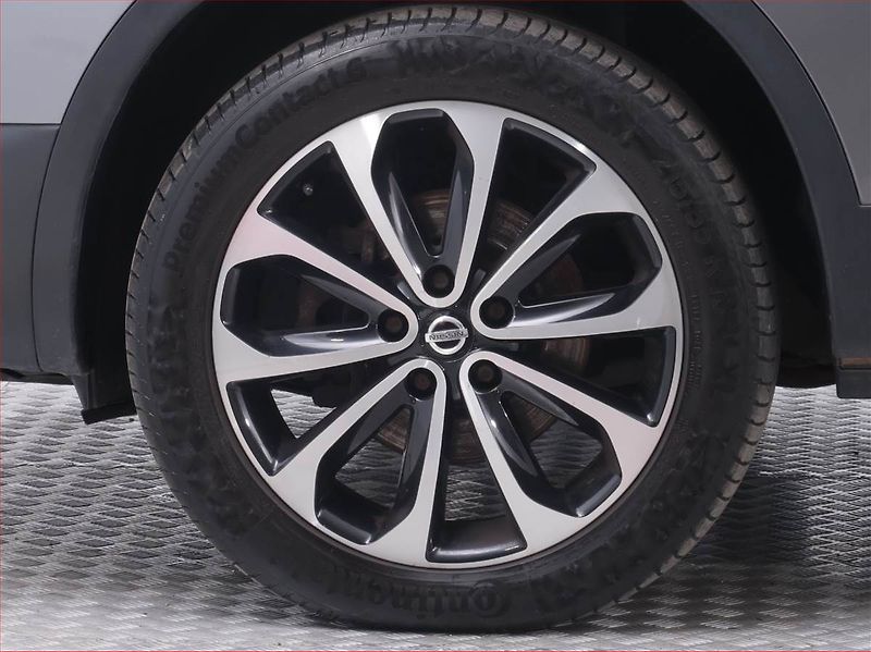 Nissan Qashqai (2013) 1.6 dCi, 4X4, Serv.kniha - fotka 14 z 18