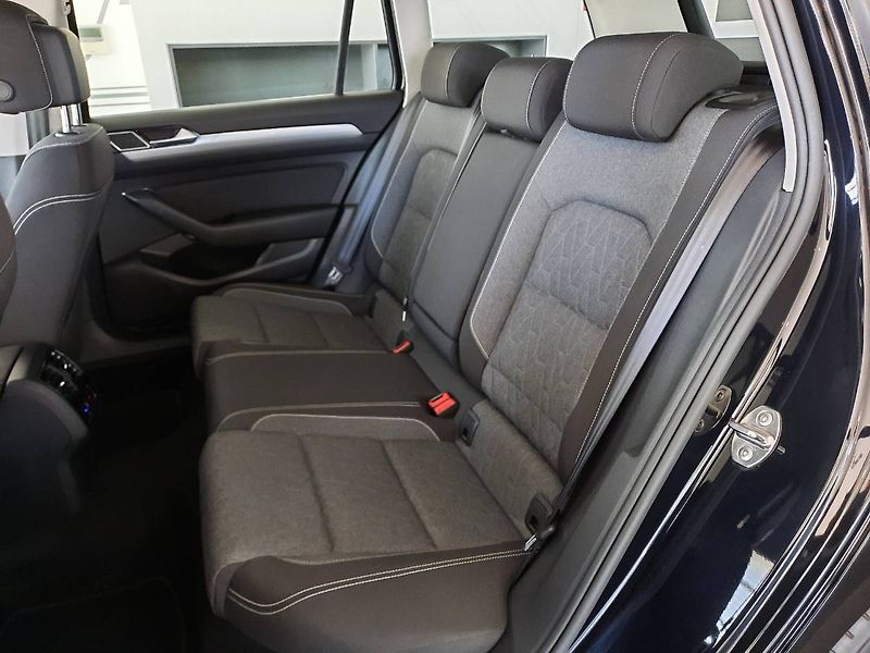 Volkswagen Passat Variant (2023) 2.0 TDI (110kW/150k) DSG, Busi - fotka 9 z 26