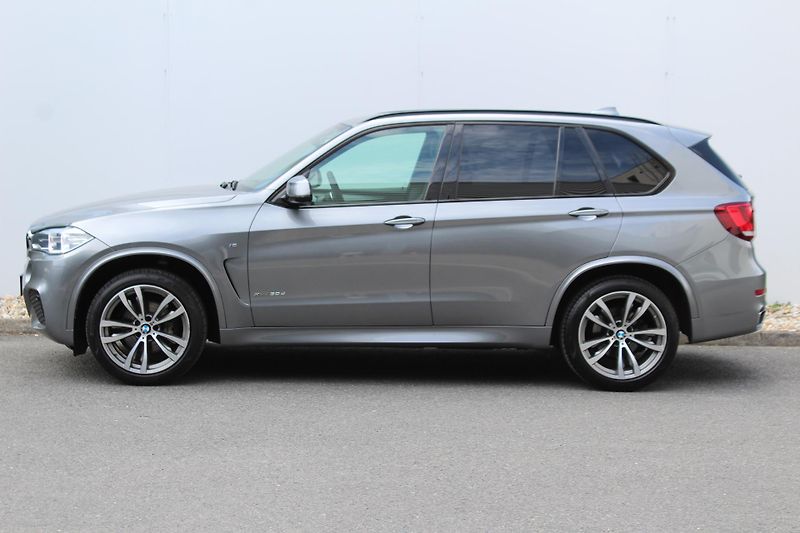 BMW X5 xDrive30d, CZ - fotka 9 z 22