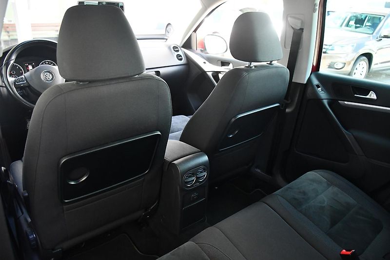 Volkswagen Tiguan 2.0TDi 110kW TAŽNÉ DSG 4MOTION - fotka 18 z 47