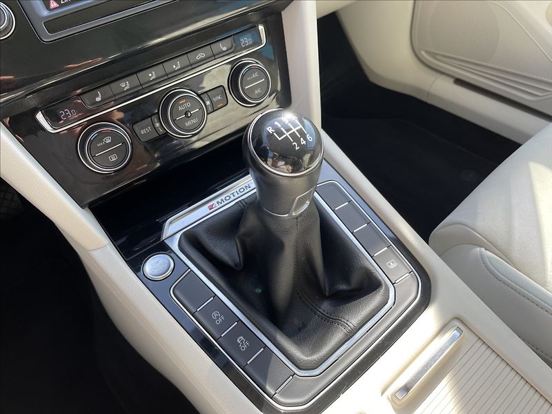 Volkswagen Passat 2,0 TDI 110KW 4X4 ČR. - fotka 12 z 22