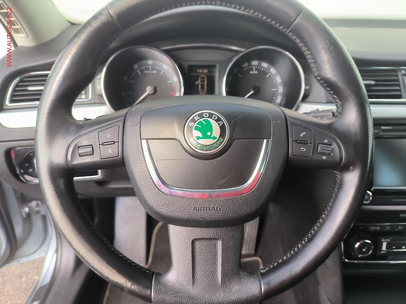 Škoda Superb (2008) 3.6 FSi 4x4, Elegance, AT - fotka 17 z 22