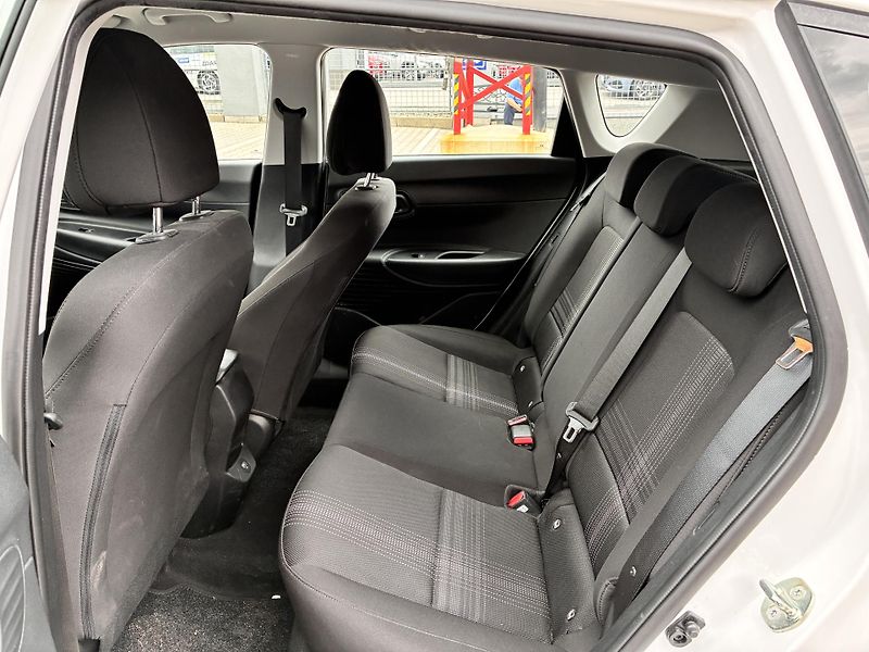 Hyundai Bayon 1.2i 62kW COMFORT CLUB ČR DPH - fotka 14 z 29