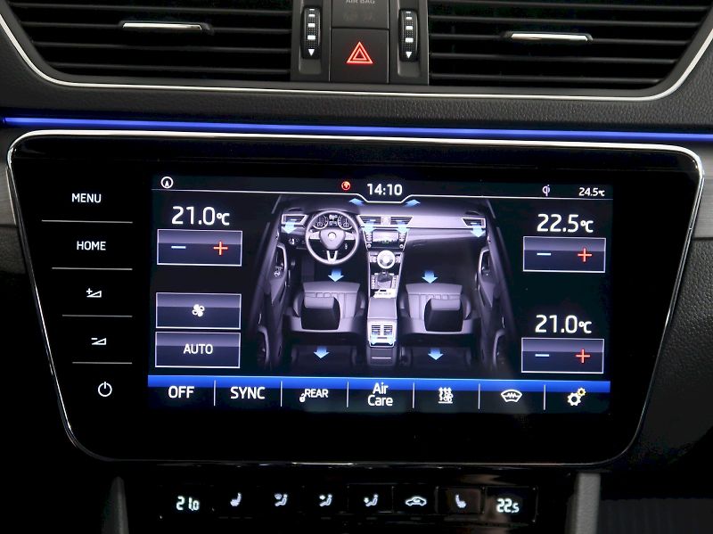 Škoda Superb (2019) STYLE 2.0TDI 140KW 4x4 DSG WEB - fotka 28 z 42