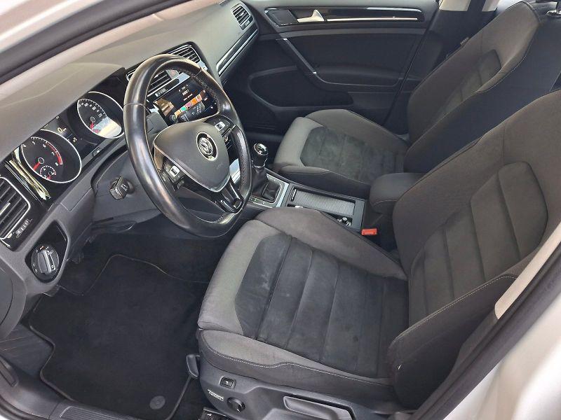 Volkswagen Golf (2020) Variant HighLine 1,5TSi 110kW - fotka 6 z 35