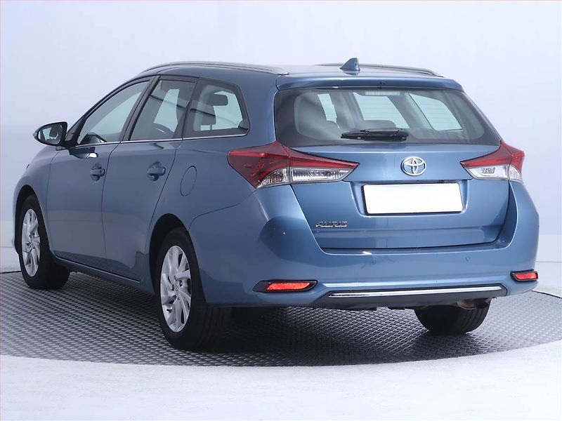 Toyota Auris (2018) 1.6 Valvematic, Serv.kniha - fotka 4 z 15