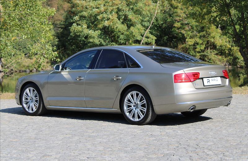 Audi A8 4.2 TDI/V8/Design-Selection/CZ - fotka 45 z 49