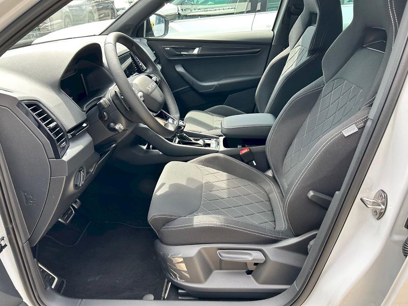 Škoda Karoq (2025) Sportline 2.0 TDI 110 kW DSG - fotka 15 z 35