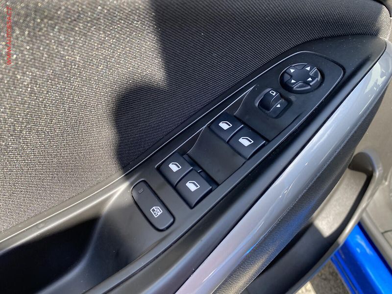 Opel Grandland X (2021) 1.2 T, 1.maj,ČR, Edition - fotka 14 z 19