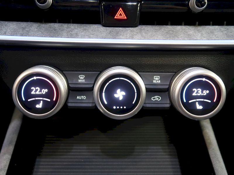 Škoda Superb (2024) SELECTION 2.0TDI 110KW DSG - fotka 32 z 43