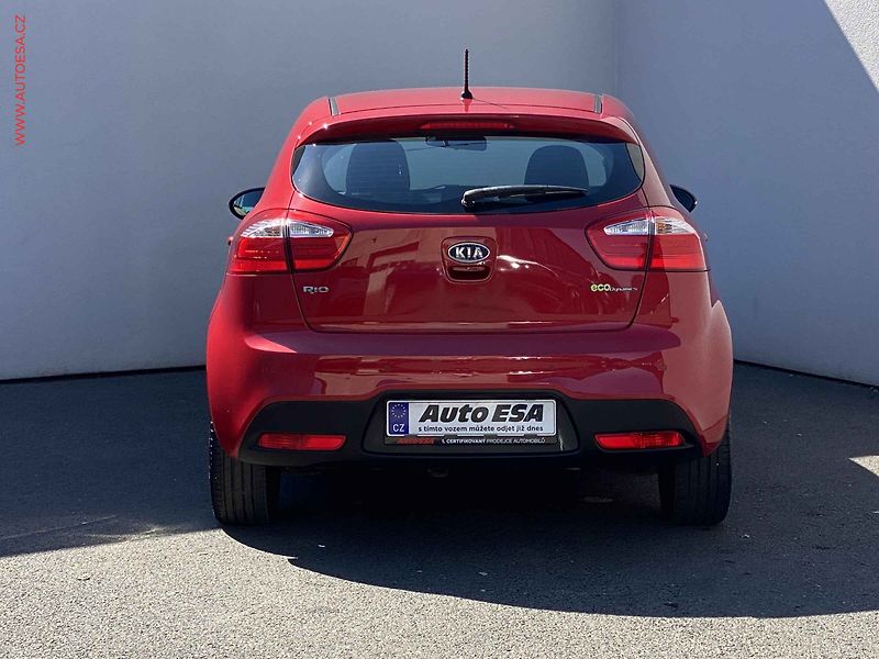 Kia Rio (2012) 1.4i, +kola - fotka 5 z 17