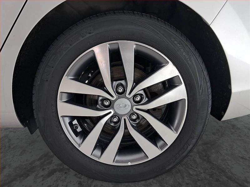 Hyundai i30 (2019) 1.4 T-GDI, Serv.kniha - fotka 15 z 20