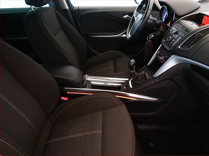 Opel Zafira (2013) 1.4 Turbo, 7 míst, Serv.kniha - fotka 9 z 16