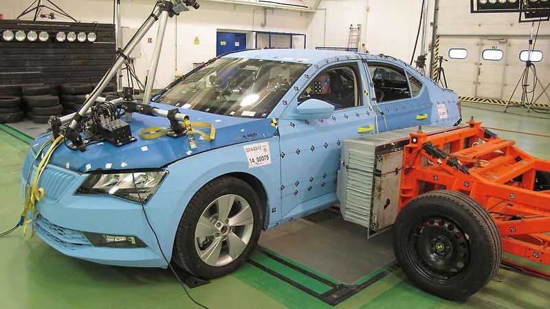 Parní raketa rozjela Škodu 100 na rychlost 48 km/hod