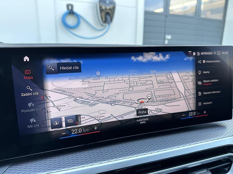 BMW Řada 3 330i M-Sport - fotka 14 z 31