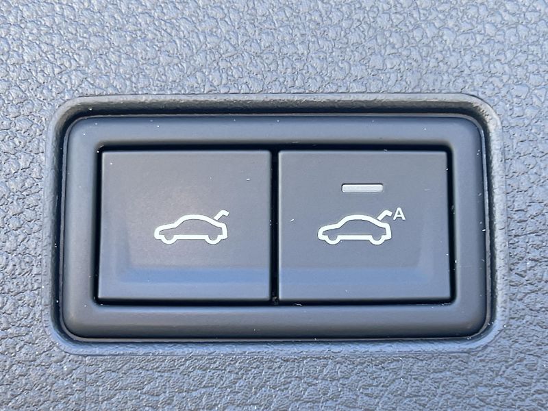 Volkswagen Passat 2.0 TDi 147kw ACC kamera tažné - fotka 17 z 24