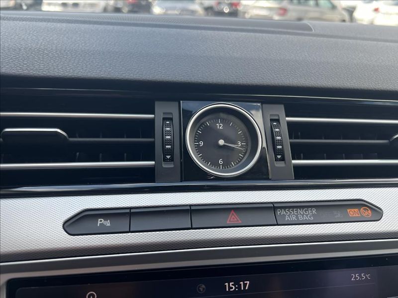 Volkswagen Passat 2,0 TDi MATRIX ComfortLine - fotka 27 z 28